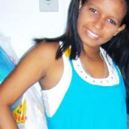 Eu sou para cada pessoa aquilo que ela acha que eu sou, mas o que para mim importa é o que eu estou a procura de ser e isso eu ainda não sou (...)  3 bjs:*