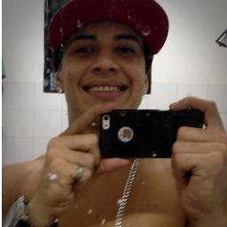 ''Sou filho do dono do mundo, faça o que eu digo, não faça o que faço.''