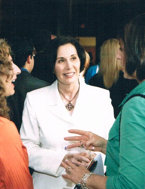 diannehaskett's profile picture. http://t.co/pB48DRV5Dv