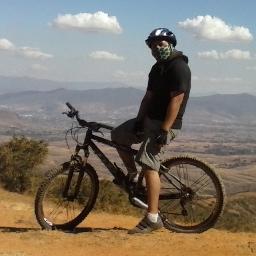Linux, free software, F1,  Mountain Bike &  I love techno music.