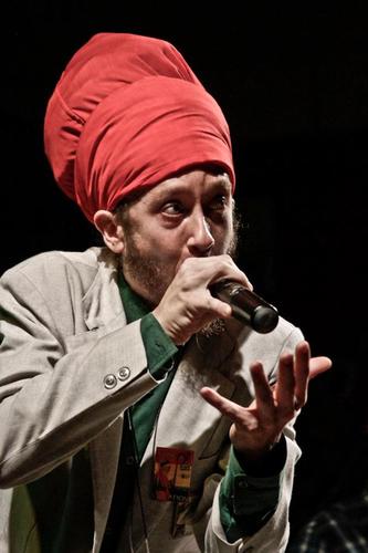 Solano Jacob é professor, escritor e cantor de grande influência no cenário da música nacional.