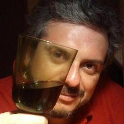 Un consomé hirviendo vertido en un tazón con un huevo, me deja a medio camino del Nirvana.