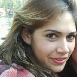 Disenadora Grafica por vicio y profesion. Asidua fotografa.