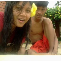 Missyuε˘`) Gembul~-Mau nyenengin kamu aja -_-28.nov.2009damay({}):*       --Nurnisa Cipta Mayadah-- #suaminya nisa