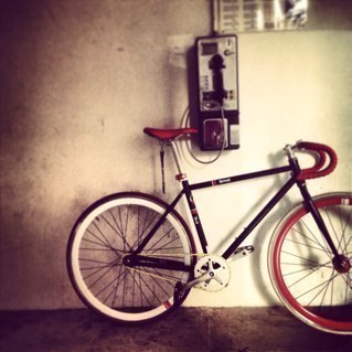 Fixed Gear SG. [Instagram @FIXEDSG]