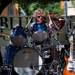 layaroo1's profile picture. Drummer, artist, martial artist, student, father. I like hiking, swimming, boating, surfing, music, movies.