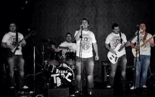 TomWeeksMusic's profile picture. My dream job would be to sit in a recording studio all day and write music for other people.