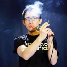 Ett programmeringstekniskt experiment. Den riktiga Fredrik Strage är @fredrikstrage