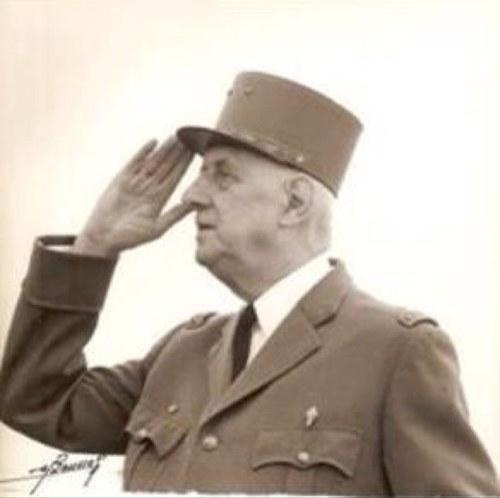 Toute ma vie, je me suis fait une certaine idee de la France ... Huit freres unis comme les doigts de la main Fiers d’être Gaullistes, Fiers d’être Francais !