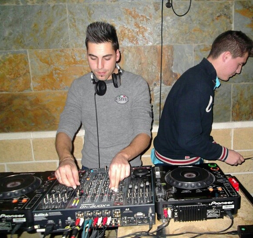 Desde los 15 años en el mundo de la musica electronica!! E compartido cartel con artistas de renombre: Carlos Agraz, Mr. Danny, Di Martino, Moree Mk, Dj Varo...