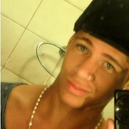 . ' Capricorniano, 18 Anos,http://t.co/AYlZYmizV5