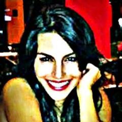 Menina de um sorriso único, de bunda gosotsa, de um olhar inesquecível, de cabelos negros essa é minha Melanie . Te amo Meleca ♥