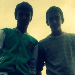 jORgiLLeX 
Aqui hay flow.
Jorge&Guille.