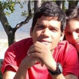 Bipolar, sarcástico, irônico, grosso, metido, orgulhoso e arrogante tenho mente mafiosa não pago pau pra ninguém.