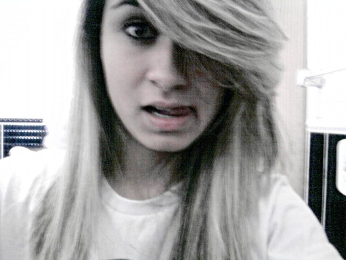 Amanda Souza,15 anos,São Paulo,chocolate branco, sorvete,amigos,família,Deus,Justin Bieber,Tricolor,música,esmalte,make up,tumblr,face e twitter me fazem feliz