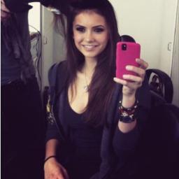gosto de sempre estar atualizada das noticias do dia-a-dia principalmente dos famosos e dos quais eu amo 'ian somerhalder, paul wesley, nina dobrev'
