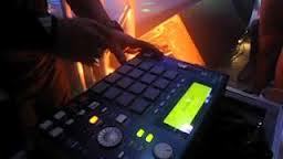 DJ Fabio Santos - Produções e Eventos
Som,Iluminação e Projeção de Imagens
