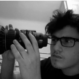 Creative producer, lavoro nel mondo del video, woodyalleniano convinto, abito e lavoro a Milano ma con la Puglia nel cuore