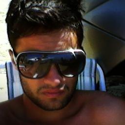 Quem sabe cala quem não sabe é quem mais fala, o sábio cala a verdade por si fala.