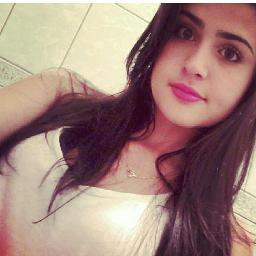 Elaine Gomes R.Veloso, tenho 15 anos ,pisciana ,ciumenta, tímida, moleca ...  Sou apenas uma garota em busca dos meus sonhos. ((: