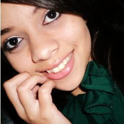 DEUS acima de tudo! Tenho 17 anos!Sou irritante,gulosa,dramática,apaixonada,chata,ciumenta,amo minha FAMÍLIA,e meus AMIGOS!