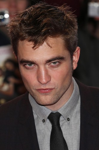 amo demais Robert Pattinson meu vampiro preferidoo