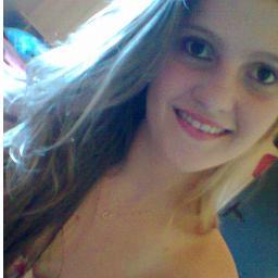 αqeelα qe sαbe se αrrepender ♥
• Soou α meniininhα que brincou de bonekα,
qee αcreditαvα em princesαs,
qeê corriα nα ruα, só prα tentαr viiver.