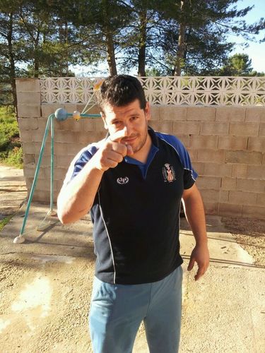 Apasionado del fútbol,coordinador del Atlético Macastre