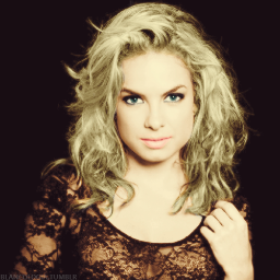 -Minha vez de te abraçar @Lua_Blanco  uma hora vai chegar! Eu só tenho que acreditar,só acreditar... Since : 08/01/13