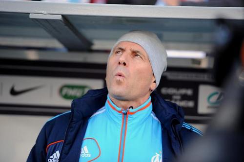 Compte entièrement dédié au relooking du coach du plus grand club français. Ça peut plus durer. Elie, sois Baup our nous. S'il te plait.
