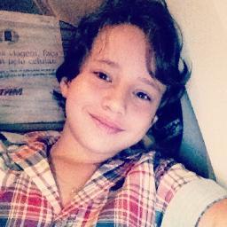 Sincer: 13/08/2012
Respondido, seguido e Oficializado por 
@lucassantossbt, @1stefany5 e @larimanoela
