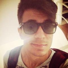 “Eu gosto de você. Aliás, eu gosto de tudo que me tira um sorriso espontâneo sem precisar de esforço para isso.” @pelurestart -  Since: 06.06.2011