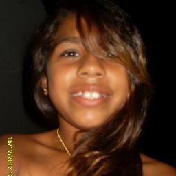 pessoas gostando de mim ou nao eu sempre vou ser desse jeitinho layra hellen!!!!bj