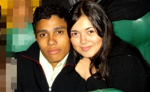Amo meu Deus acima de tudo ...sou feliz,sincera.honesta,fiel,querida,amiga,generosa e nada convencida...essa sou eu...prazer Ellen!!!