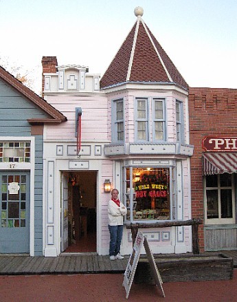 wildwestHS's profile picture. A Purveyor of Hot Sauce, Salsas, Spices, Mixes and more!