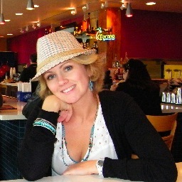 Busy mom of 2, Lover of all things natural, especially the water.  Spends her days teaching others to love the water too!