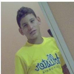 Amor Eterno: Família .. Colegas? muitos,amigos de verdade,poucos . Meu lema: Humildade. Objetivo: Futebol profiii !