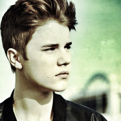three girls who love justin and ONLY justin.