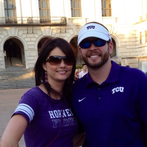 Eat, sleep, and breathe TCU sports.
Rangers, Cowboys, and Mavs fan. #GoFrogs
