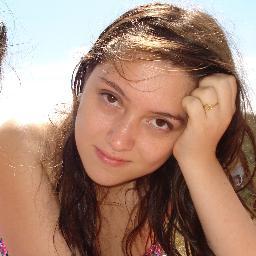 antes que todo soy una PERSONA! (:... y Estudiante de Ingeniería Comercial :D... UTEM!