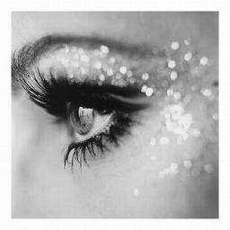 Aqui você encontra dicas de Maquiagem, Unhas, Tendências da Moda, Cabelos e Produtos de Beleza. Aproveite também para curtir nossa fan page no Facebook.
