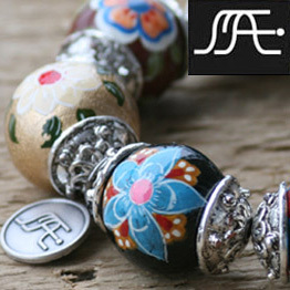 MAEI #ColorYourLife #inspired by folk art. #handpainted on #wood #handmade and #colorful #boho #jewelry #dutch #accessories. https://t.co/nxIfu07BZ1