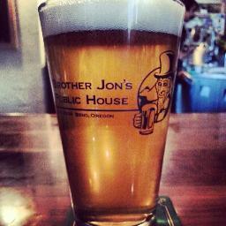 Brother Jon's is a great NW Bend neighborhood pub that is family friendly with an easy menu and ridiculously great food, and amazing daily specials.