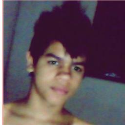 Deus, familia, amigos, doritos, coca-cola, festas :9, video-game. chato, insuportavel, feio, mais eu existo ne, fazer o que ((: | primo da @xjullyanezik s2