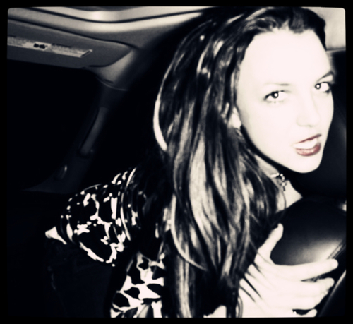 Followed by @CarlyRoseMusic , @LilEddieSERRANO & @StarbucksMex.