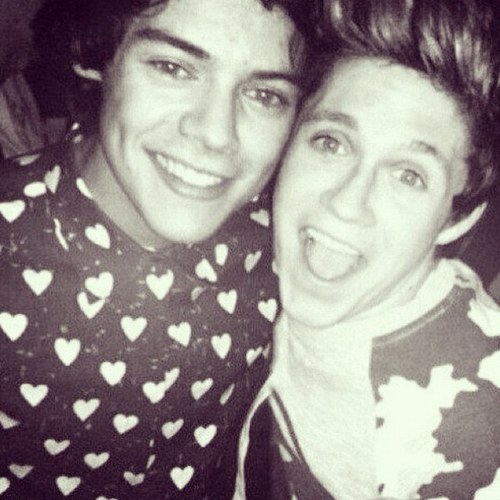 13 | Liam y Niall me siguen. Louis me menciono. Justin me dio RT. Y todo esto es mentira. | LITTLE THINGS•