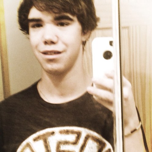 b_cote18's profile picture. 