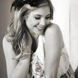 Primera cuenta oficial española en apoyo a @AshBenzo | Aquí encontrarás todo tipo de información sobre la actriz | Se hacen encargos | Pregúnta por follow back.