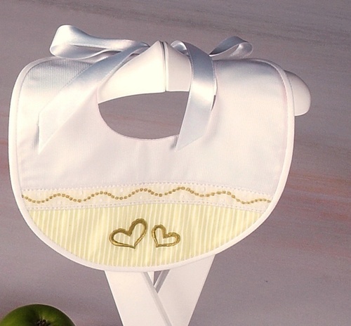 Fanymabel es una pequeña empresa dedicada a ropa de primera puesta hasta los 3 años.
