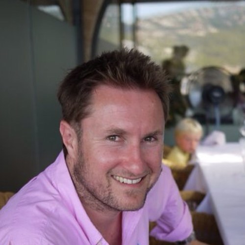 Managing Director at ROX, award-winning British luxury jeweller. Life is all about diamonds and thrills!